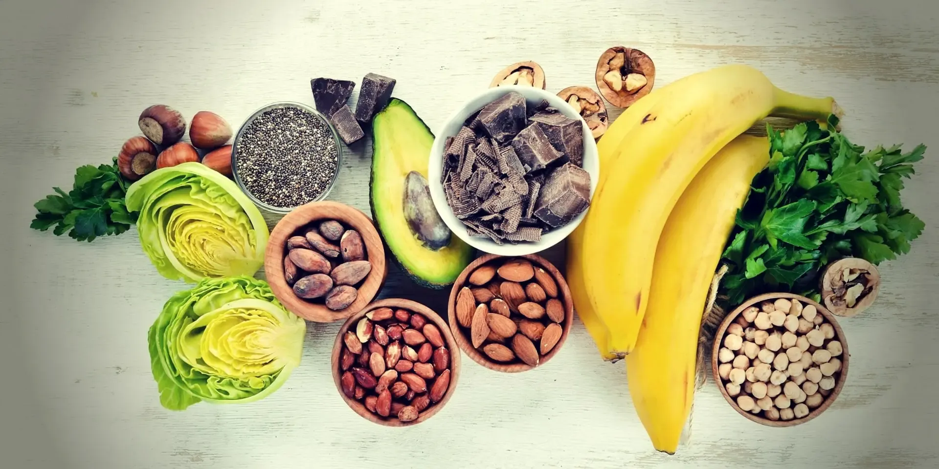 Magnesium and Testosterone foods containing natural magnesium. Chocolate, banana, cocoa, nuts, avocados, broccoli, almonds